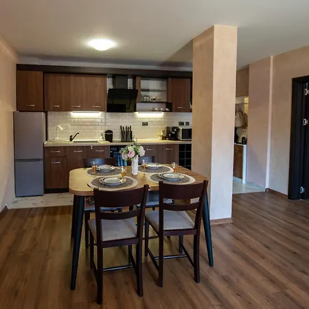 Alba * 特里亚夫纳